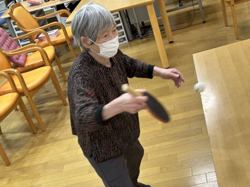 卓球でリハビリをする様子