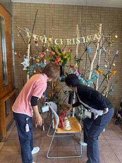 クリスマスツリーの飾り付け③